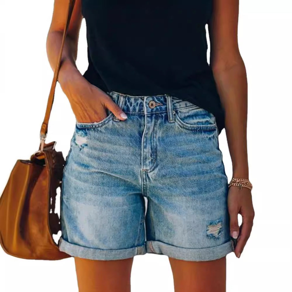 Damen Jeansshorts im lässigen Relaxed Fit mit modischen Destroyed-Details EB