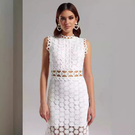 Damen Elegantes Spitzen-Maxikleid mit transparenten Einsätzen und dekorativen Rüschendetails EB