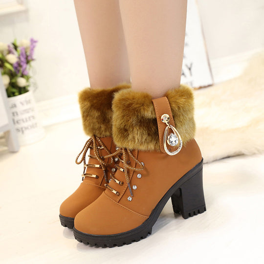 Damen Kunstfellgefütterte Stiefeletten mit eleganten Schnallen und robustem Blockabsatz EB