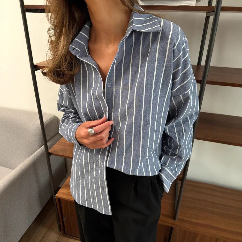 Damen Lockere Streifenbluse mit abgerundetem Saum und Knopfleiste EB