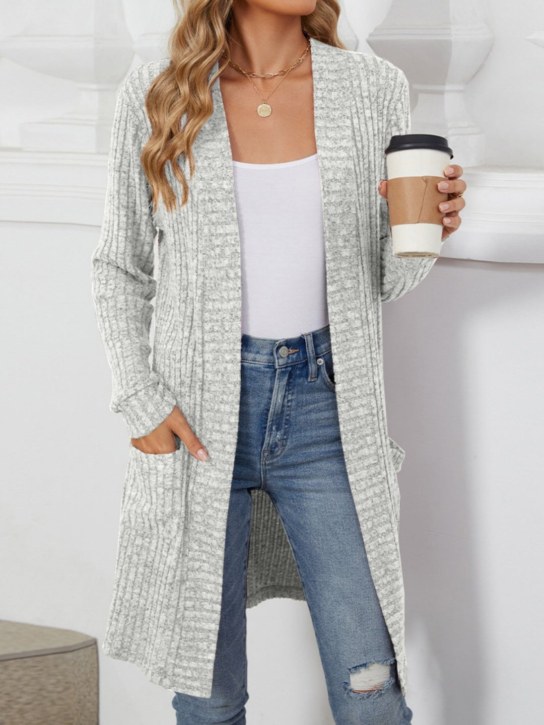 Damen Longcardigan aus geripptem Chenille mit aufgesetzten Taschen EB