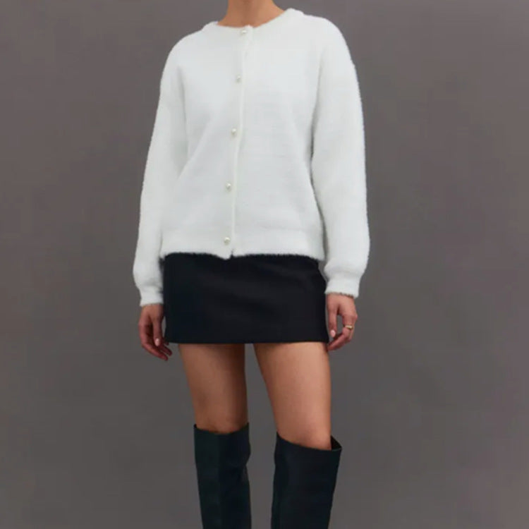Damen Flauscher Cardigan mit dekorativen Perlenknöpfen EB