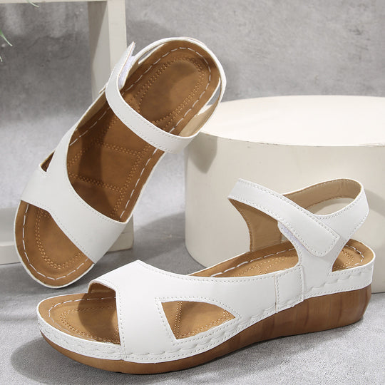 Damen Komfortable und stilvolle Wedge-Sandalen mit floralem Design EB