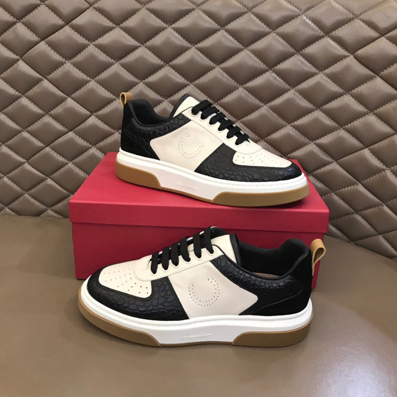 Damen Sneakers mit raffinierter Schuppenstruktur und komfortabler Sohle von EB