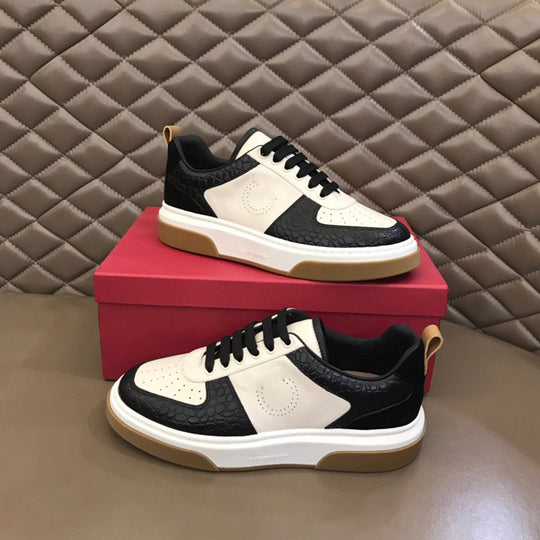 Damen Sneakers mit raffinierter Schuppenstruktur und komfortabler Sohle von EB