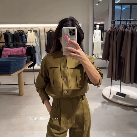 Damen cropped Utility-Jacke mit praktischen Taschen und elastischem Saum EB