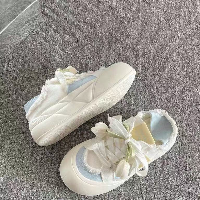 Damen Sneakers mit floralem Dekor und einzigartigem Schnürsystem EB