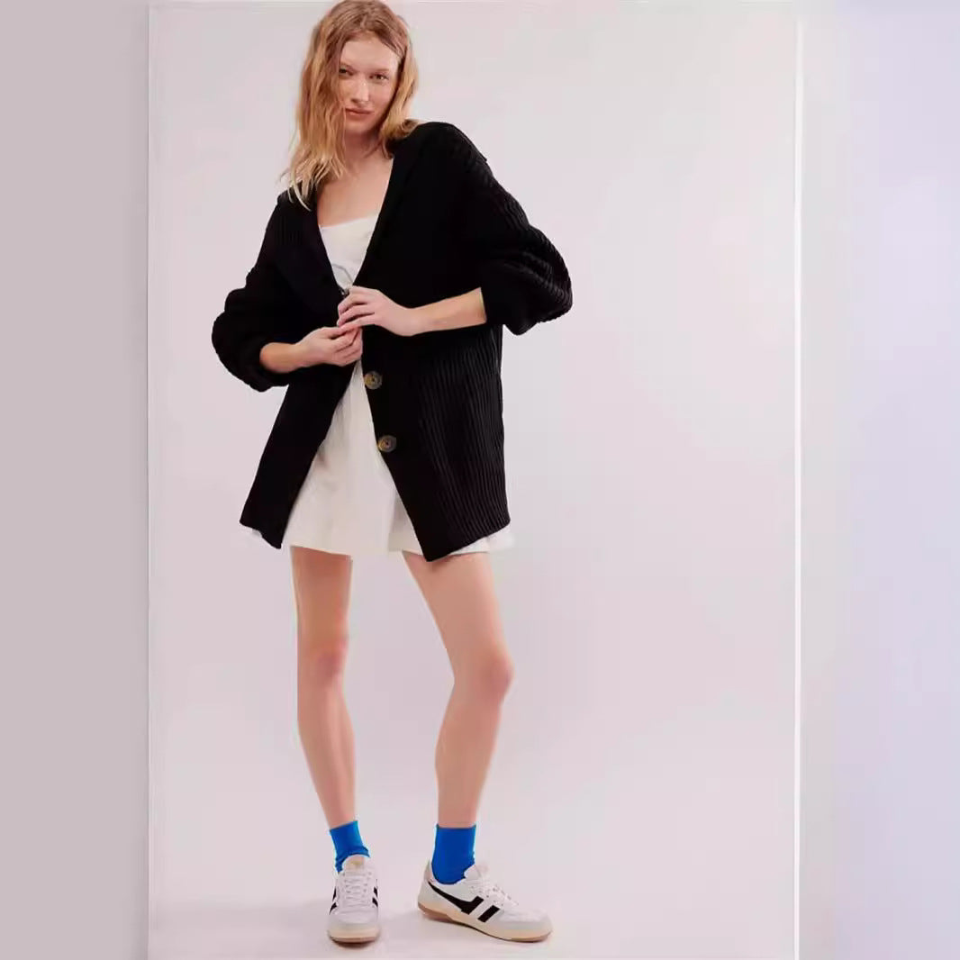 Damen Strickjacke mit eleganter Knopfakzentuierung und lässigem Schnitt EB