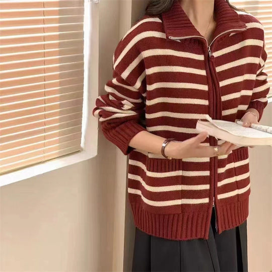 Damen Strickjacke mit modernem Streifenmuster und praktischen Taschen EB