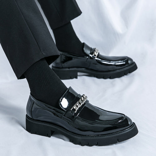 Damen Elegante und stilvolle Mokassins mit Ketten-Detail EB