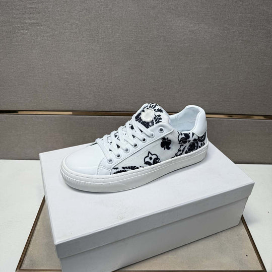 Damen Sneakers mit einzigartigem floralen Muster und komfortabler Gummisohle EB