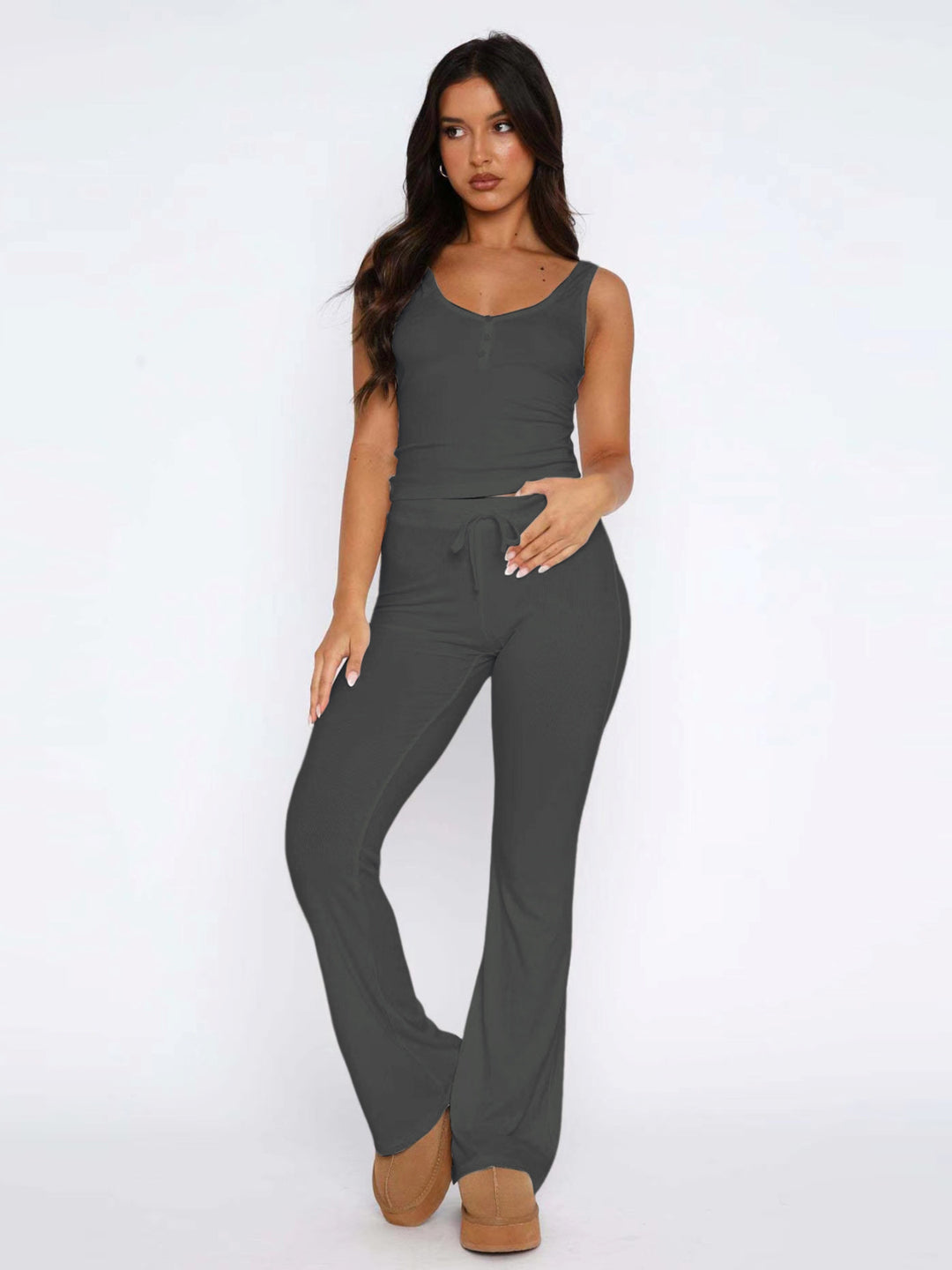 Damen lässiges Freizeit-Set mit kurzer Bluse und weiten Hosen EB