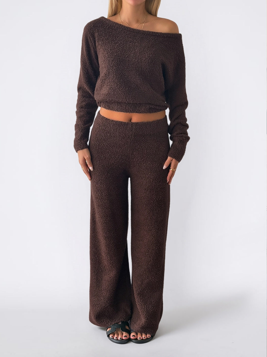 Damen nan kuscheliges Bouclé-Lounge-Set mit One-Shoulder-Crop-Pullover und Highwaist Palazzo-Hose EB