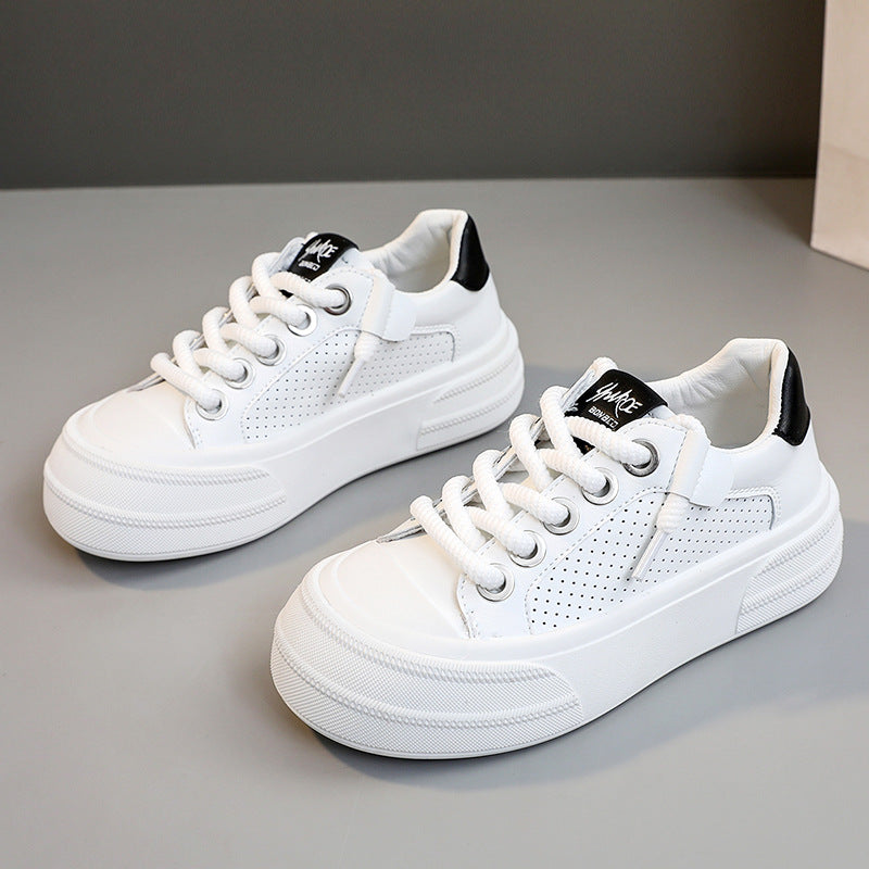Damen Freizeitsneaker mit perforiertem Obermaterial und modischem Design EB