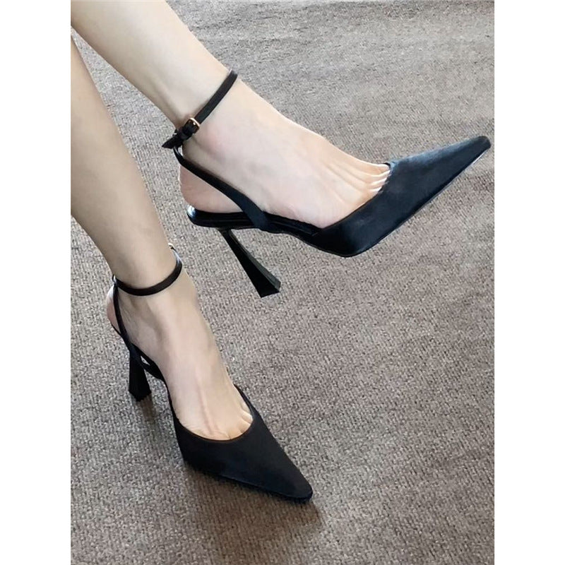Damen Slingback High Heel Pumps mit elegantem Riemendesign EB