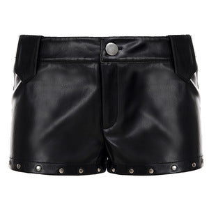 Damen Kunstleder-Shorts mit dekorativen Knopfdetails EB