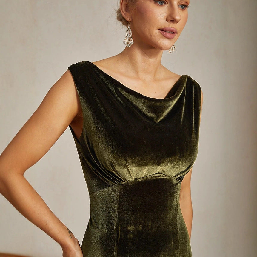 Damen Maxikleid aus samtigem Material mit elegantem Carmen-Ausschnitt EB