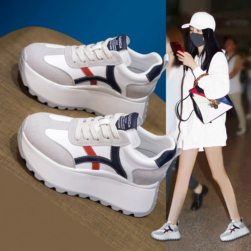 Damen Sportliche Plateau-Sneaker mit modischem Obermaterial und rutschfester Sohle EB