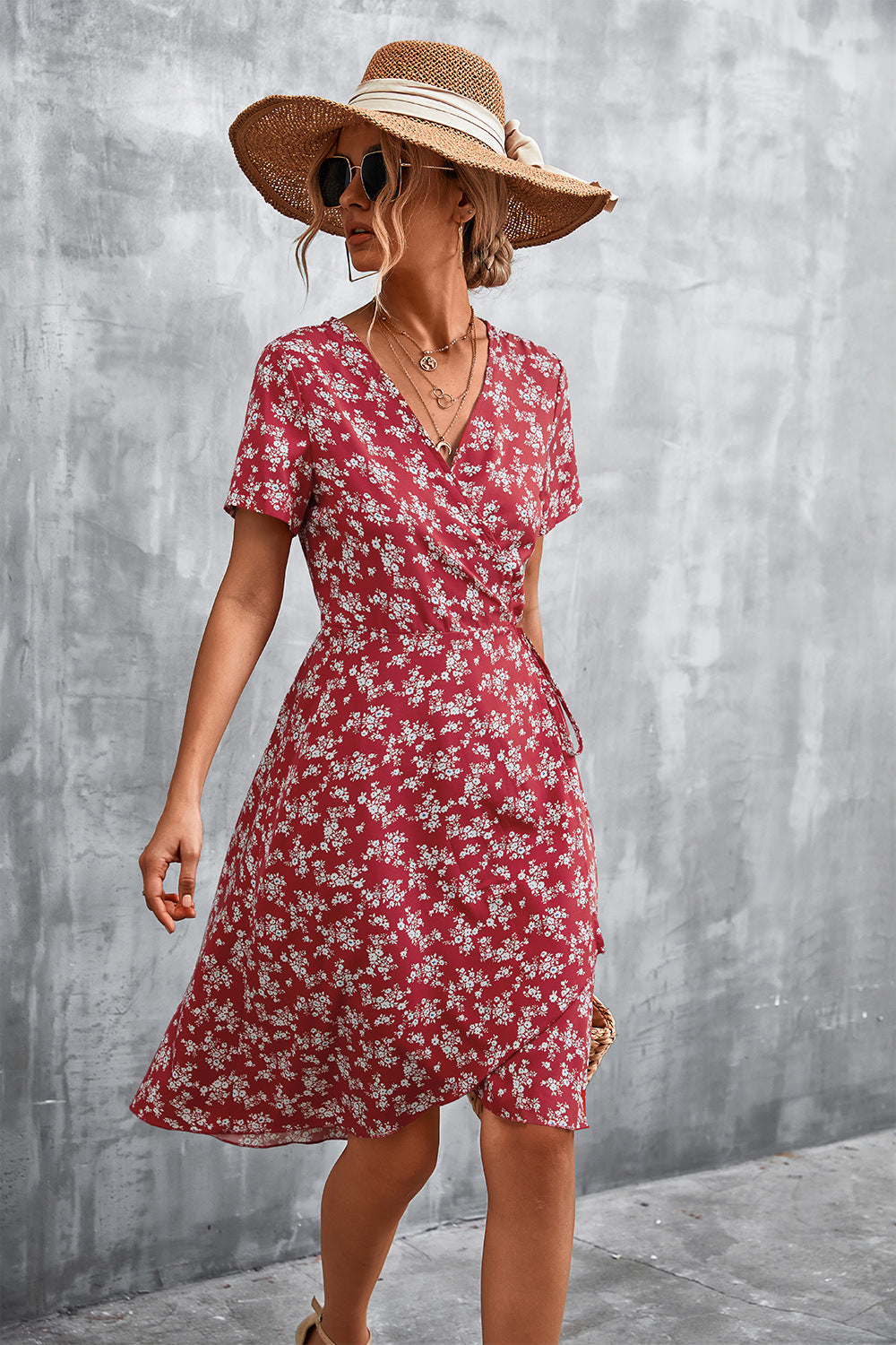 Damen Wickelkleid mit floralem Muster und seitlichem Schlitz EB