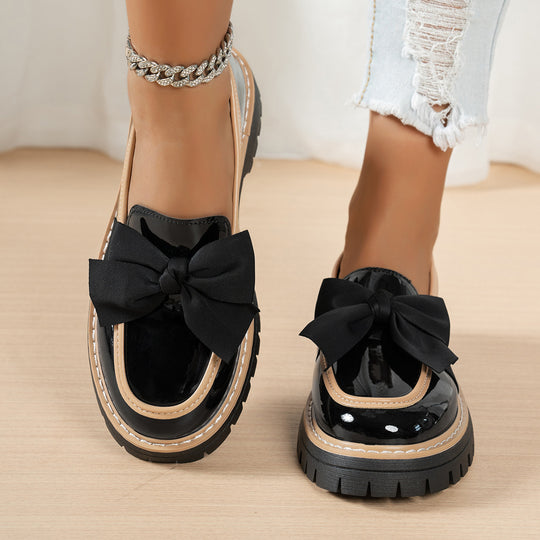 Damen nan Lack-Loafer mit großer Stoffschleife, kontrastierter Rahmennaht und robuster Traktorsohle EB