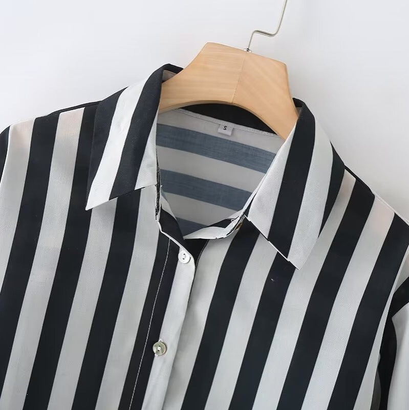 Damen elegante Bluse mit modernem Streifenmuster und klassischem Kragen EB