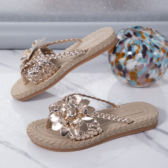 Damen Geflochtene Zehentrenner‑Sandalen mit XXL‑Blütenapplikation und gepolstertem Komfortfußbett EB