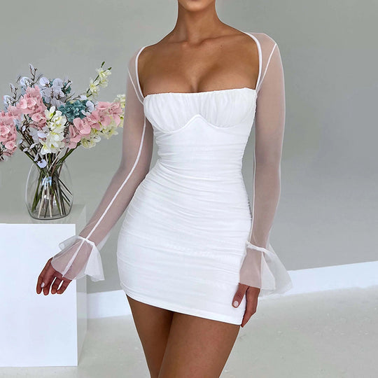 Damen Mini-Kleid mit transparenten Ärmeln und raffiniertem Schnitt EB