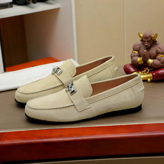 Damen Mokassin mit stilvollem Zierdetail und hochwertiger Wildleder-Oberfläche EB