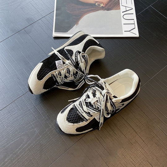Damen Sneakers im lässigen Design mit innovativer Schnürtechnik und atmungsaktiver Oberflächenstruktur EB