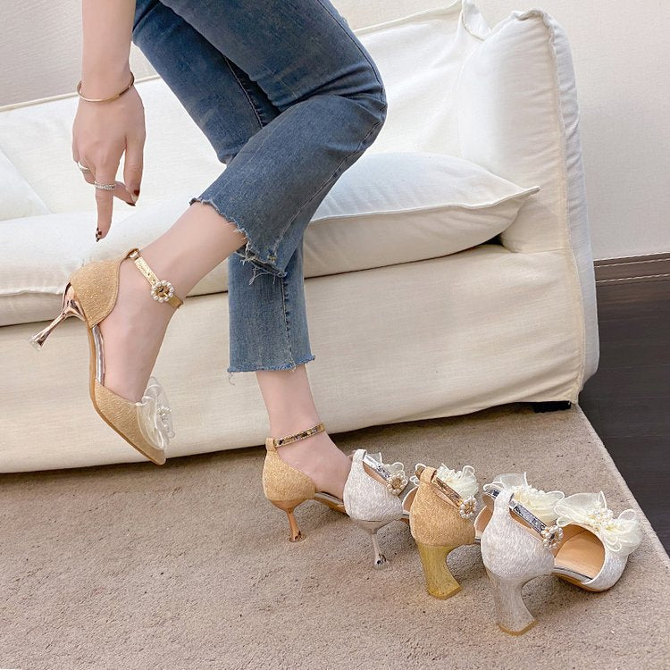 Damen elegante Pumps mit zierlichem Blumenschmuck EB