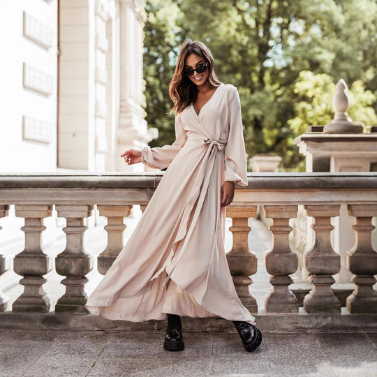 Damen Langärmliges Maxikleid mit Taillengürtel und eleganten Rüschendetails EB