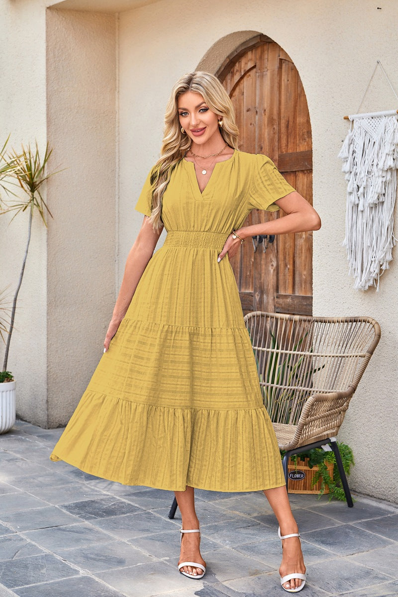 EB | Kleid mit V-Ausschnitt und plissierten Blasenärmeln