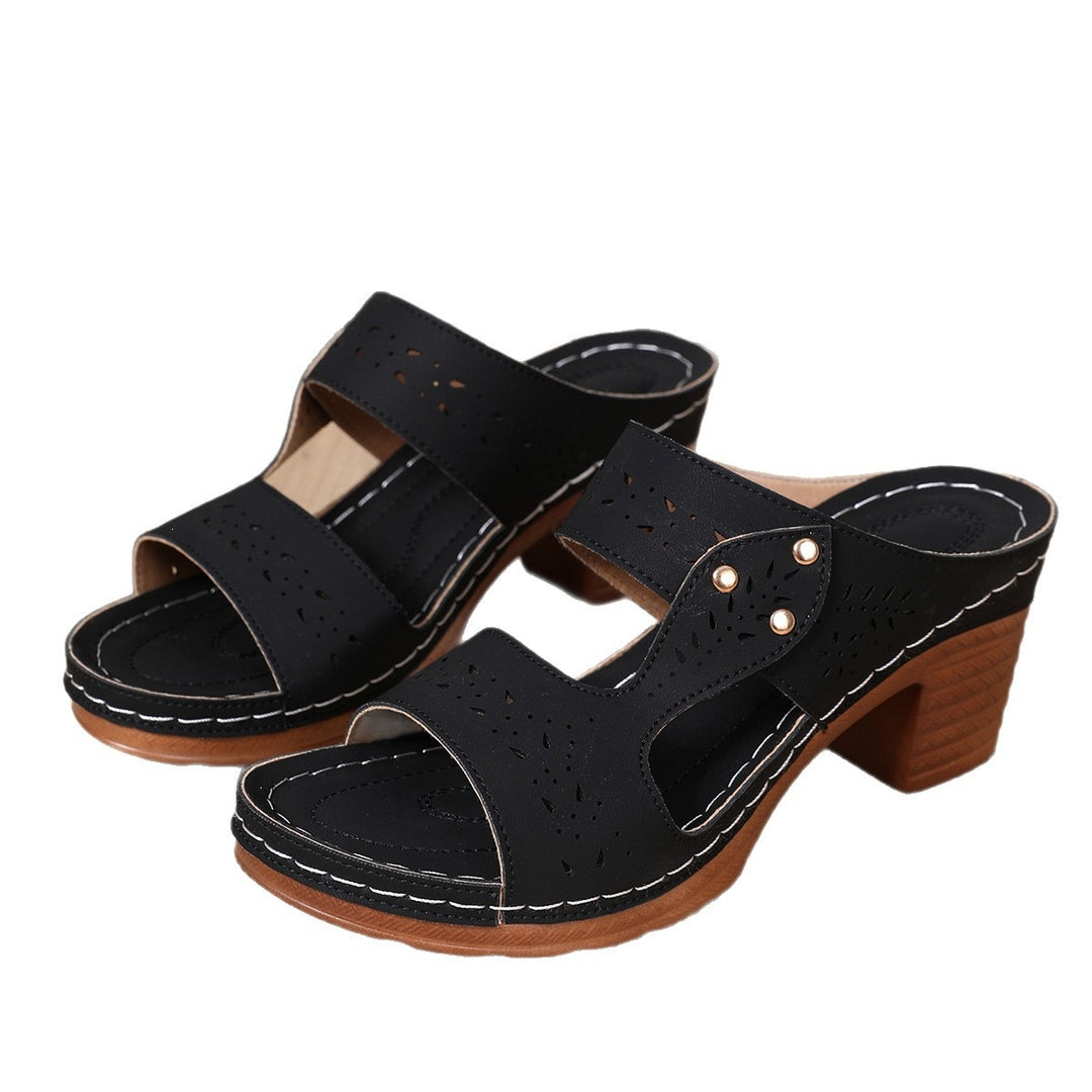 Damen Design-Sandalen mit verstellbarem Riemen und geschmackvoller Perforierung EB