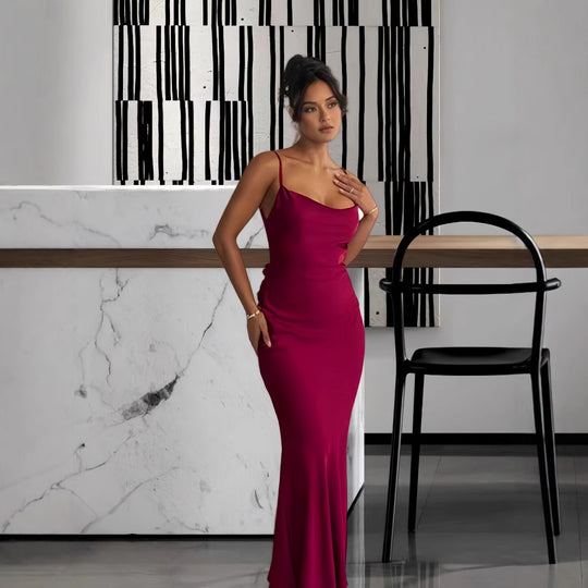 Damen Elegantes Maxikleid mit schmalem Schnitt und verführerischem Rücken EB