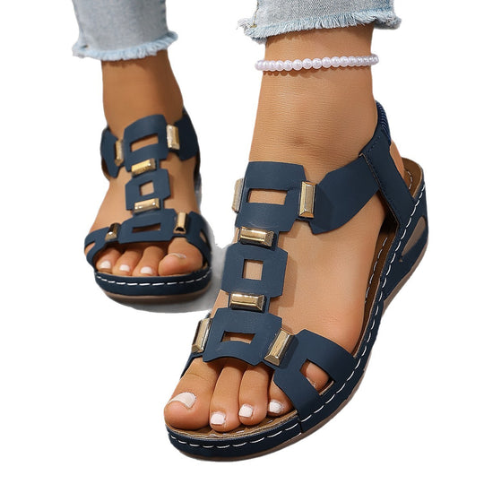 Damen Komfortable und stilvolle Sandalen mit verstellbaren Riemen und modischen Details EB