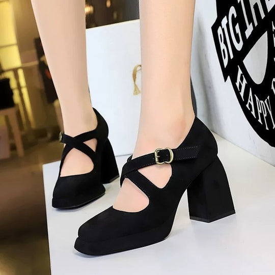 Damen Plateau-Pumps mit eleganter Schnallenapplikation EB