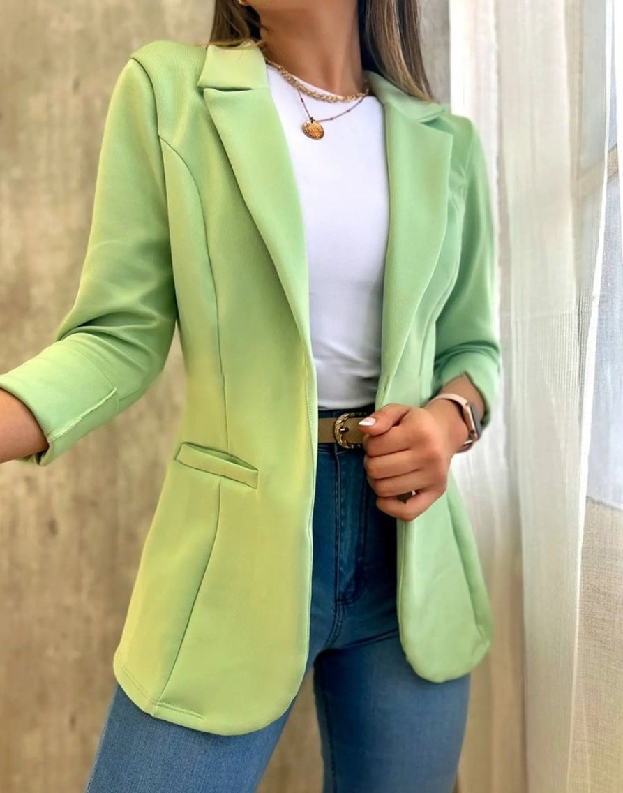 Damen eleganter Blazer mit tailliertem Schnitt und praktischen Taschen EB
