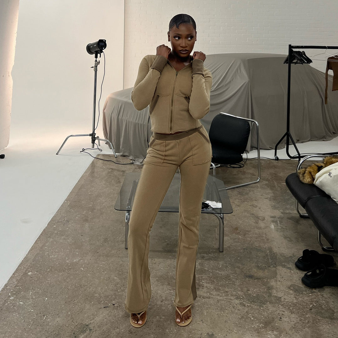 Damen nan Stretch-Flared-Hose mit hoher Taille, aufgesetzten Taschen und seitlichen Einsatzbahnen EB