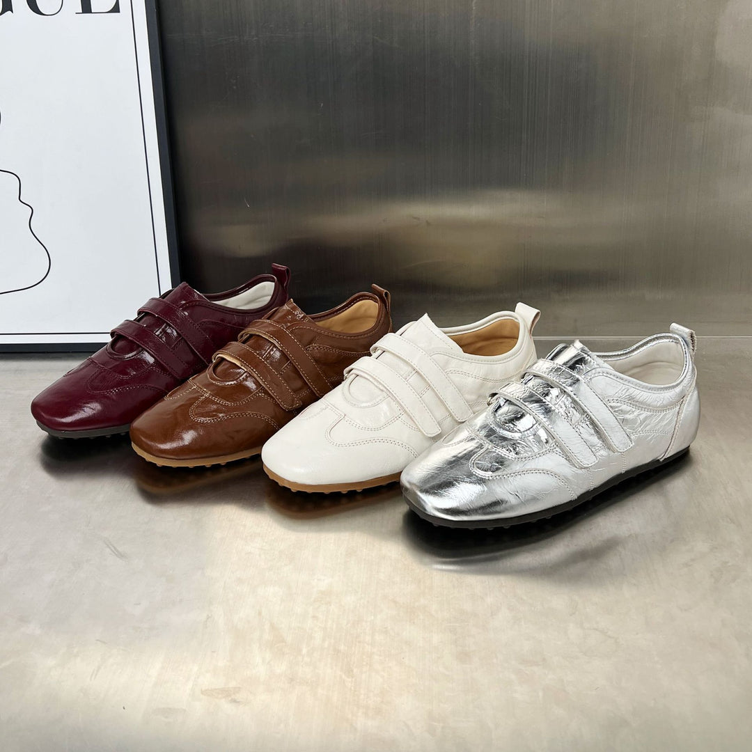 Damen Sneaker mit praktischem Klettverschluss und glänzender Oberfläche EB