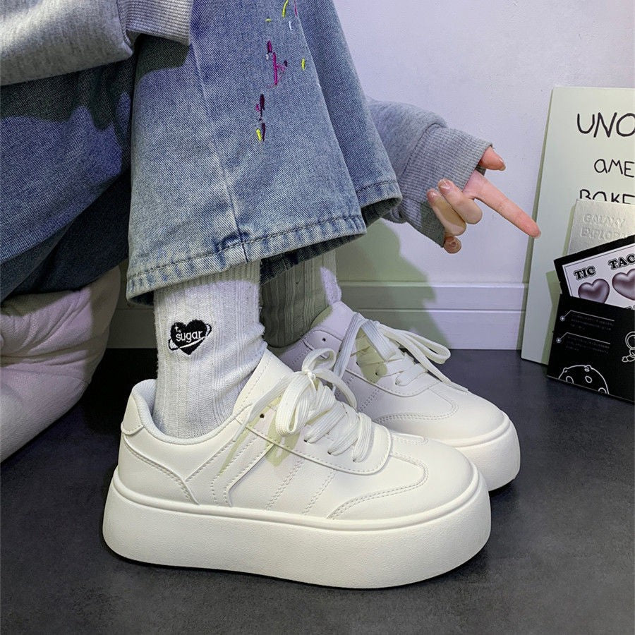 Damen Sportliche Plateausneaker mit modernem Design und rutschfester Sohle EB