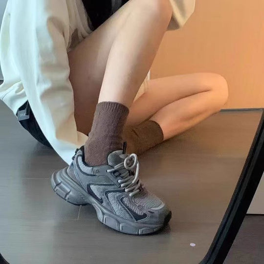 Damen Sportliche Mesh-Sneaker mit dämpfender Sohle und modernem Design EB
