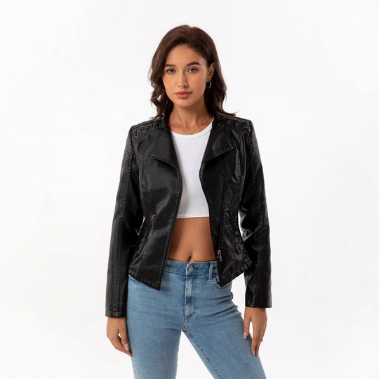Damen nan taillierte Kunstleder-Bikerjacke mit gesteppter Schulterpartie, asymmetrischem Reißverschluss und Zierösen EB
