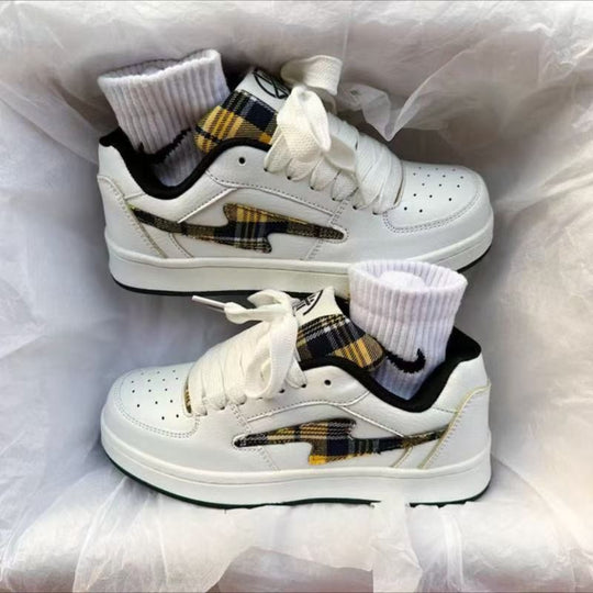 Damen Sneakers mit auffälligem Karomuster und dämpfender Sohle EB