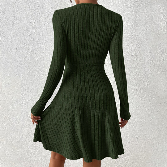 Damen figurschmeichelndes geripptes Wickel-Strickkleid mit tailliertem Bund und ausgestelltem Rock Eichborn Berlin