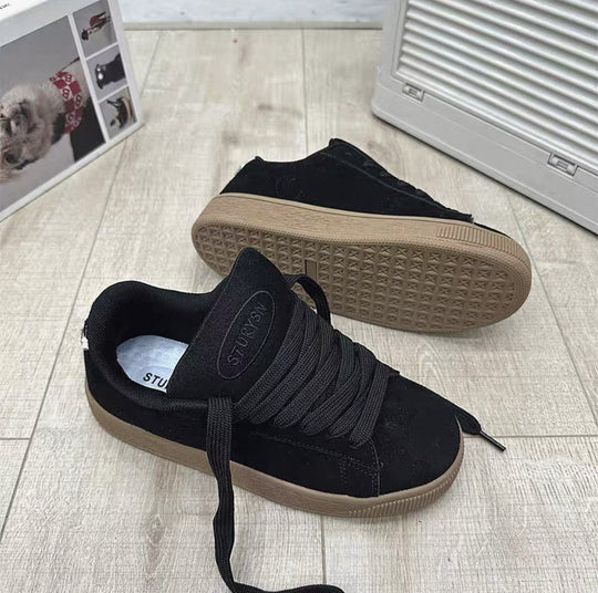 Damen Sneaker aus weichem Wildleder mit rutschfester Sohle EB