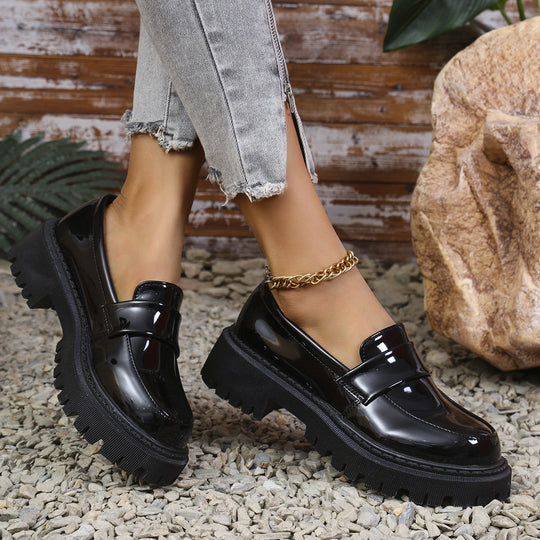 Damen Modische Lackloafers mit robustem Profil und stylishem Knoten-Detail EB