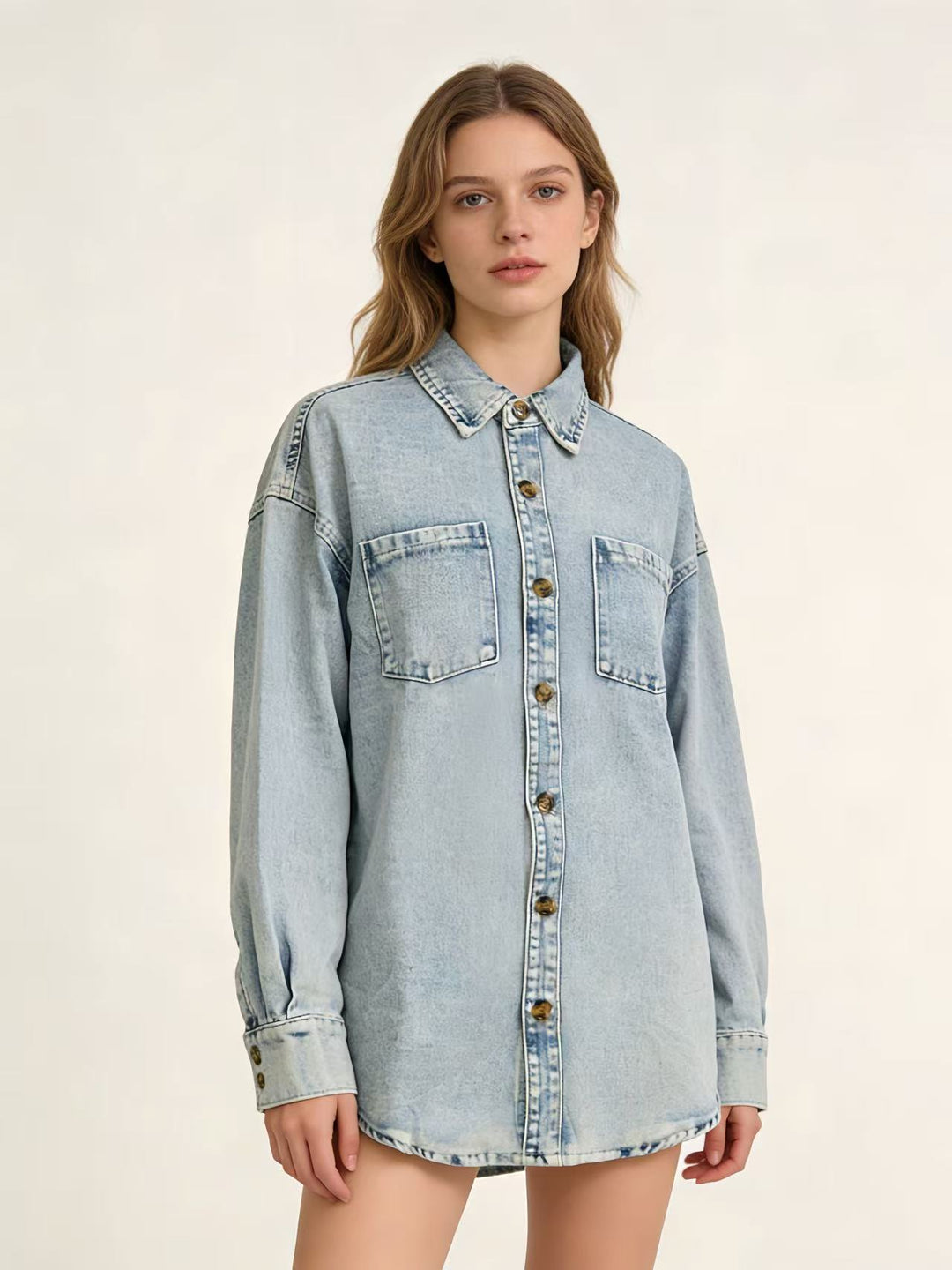 Damen Oversized Denim-Hemd mit aufgesetzten Taschen EB