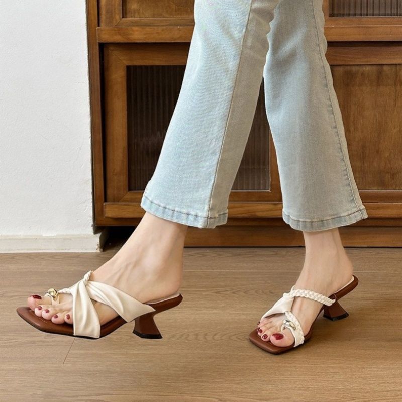 Damen trendige Schluppen-Sandalen mit blockiertem Absatz EB