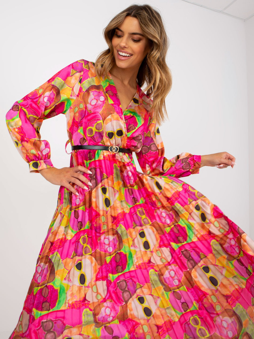 Damen Plisseekleid mit Wellenmuster und tailliertem Design EB