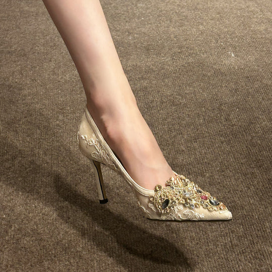Damen Pumps mit luxuriösem Schmuckdetail EB